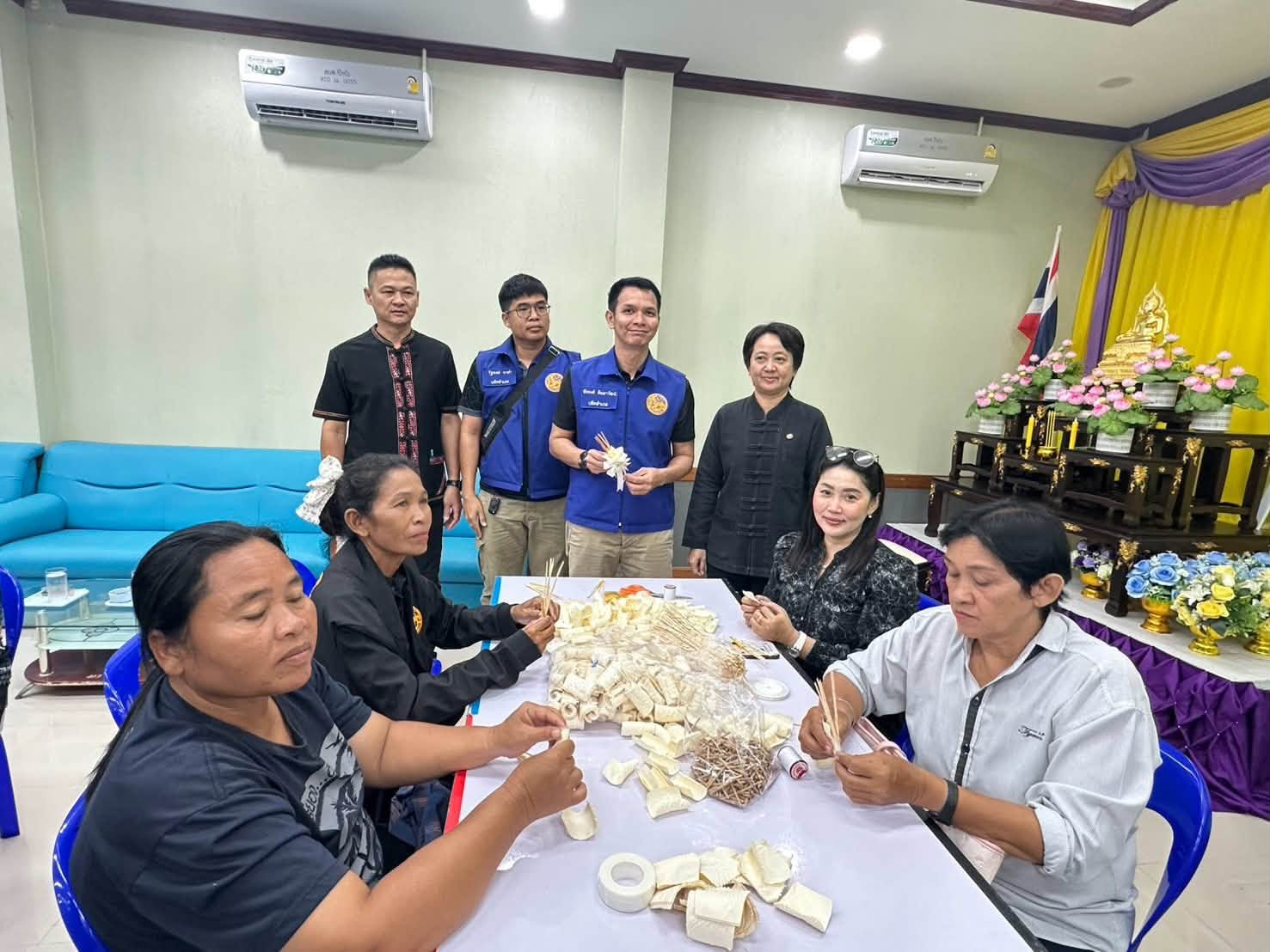 ⭐️สพอ.วชิรบารมี จ.พิจิตร ร่วมจัดทำดอกไม้จันทน์ เพื่อเตรียมความพร้อมสำหรับพระราชพิธีถวายเพลิงพระบรมศพ สมเด็จพระนางเจ้าสิริกิติ์ พระบรมราชชนนีพันปีหลวง จังหวัดพิจิตร ⭐️